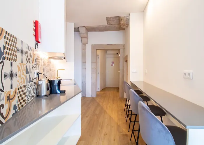 Apartment Caldeireiros 95 By Lovelystay Porto