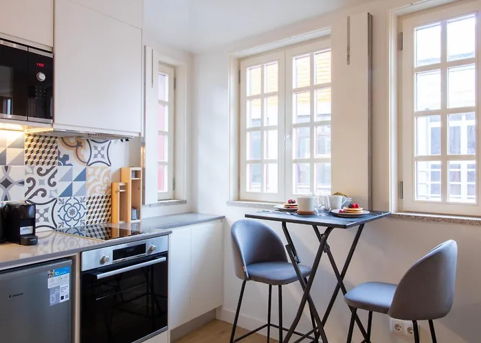 Apartment Caldeireiros 95 By Lovelystay