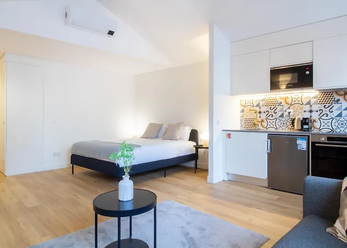 Apartment Caldeireiros 95 By Lovelystay