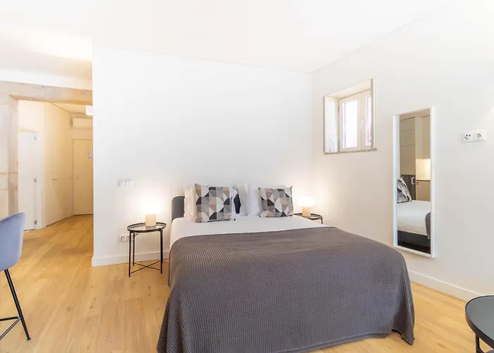 Apartment Caldeireiros 95 By Lovelystay *