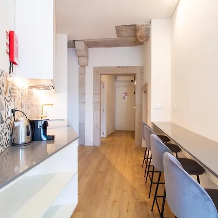 Apartment Caldeireiros 95 By Lovelystay Porto