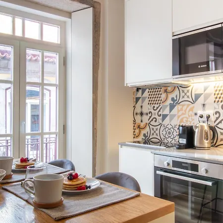 Apartment Caldeireiros 95 By Lovelystay Porto