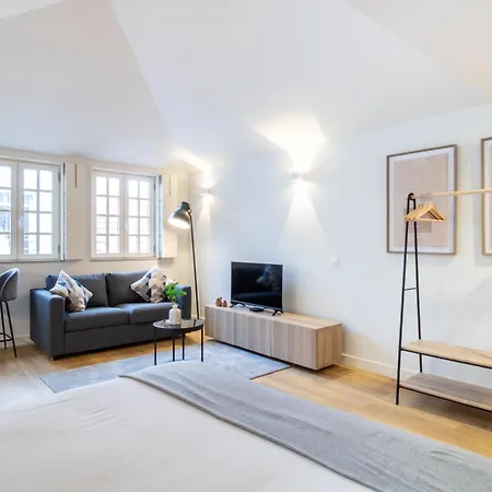 Apartment Caldeireiros 95 By Lovelystay *