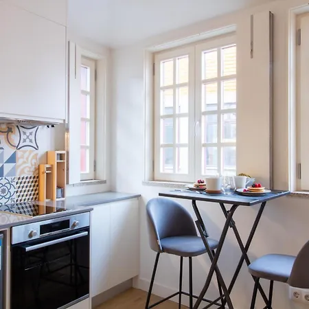 Apartment Caldeireiros 95 By Lovelystay